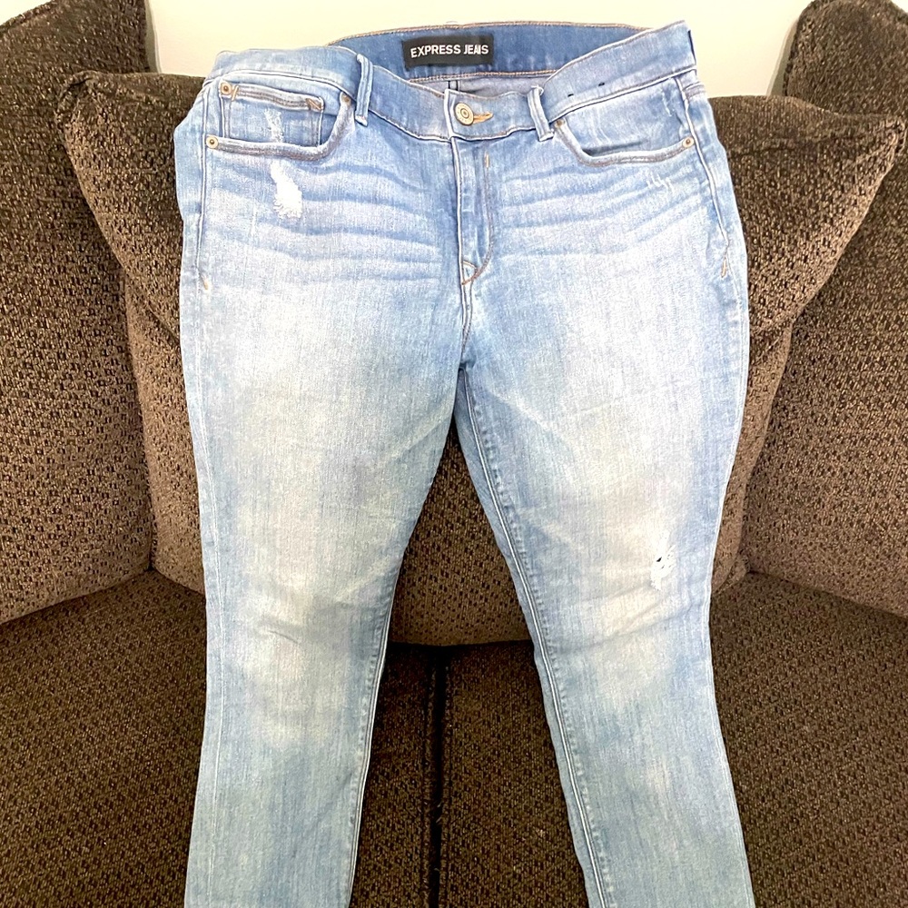 Women’s Express Mid rise jeans